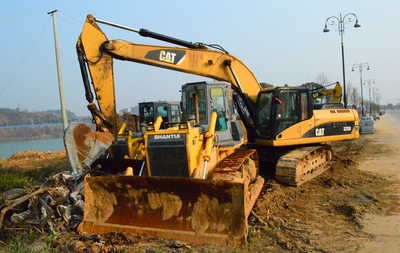 云南掘金匯工程機械租賃 機械順風(fēng)車運輸快訊